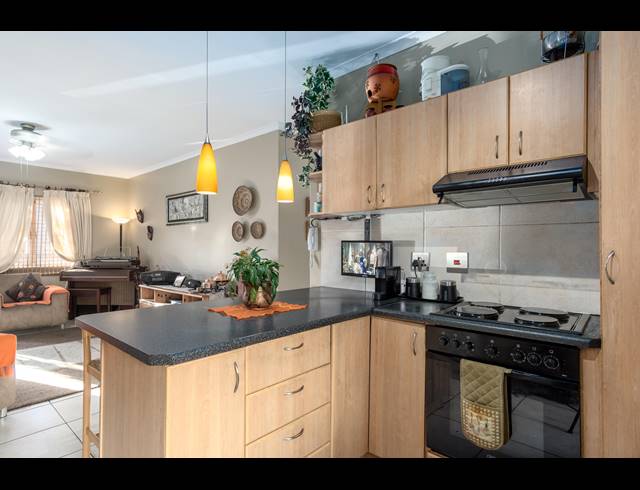 3 BEDROOM TOWNHOUSE FOR SALE IN PARKLANDS